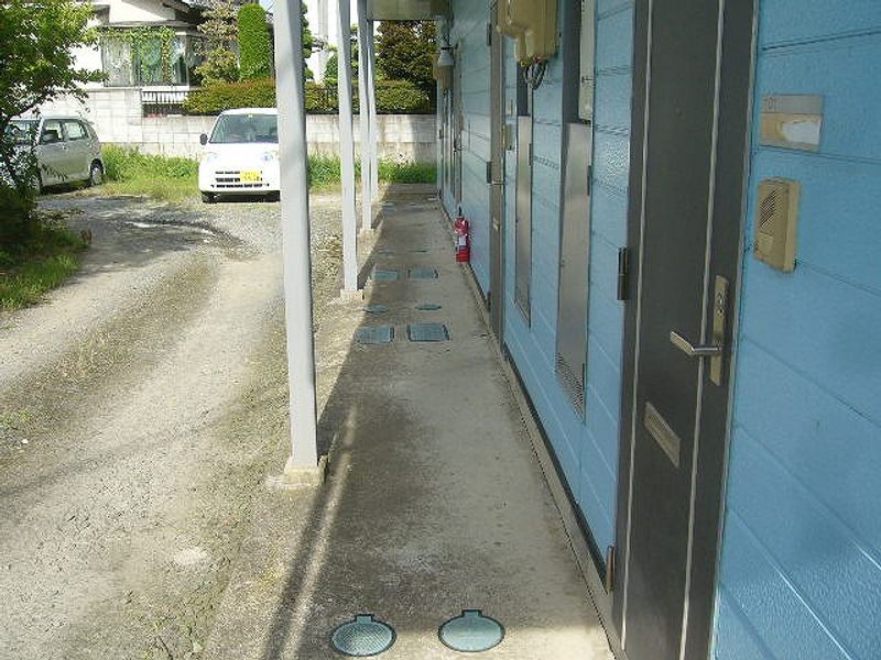レオパレスセブン 玄関