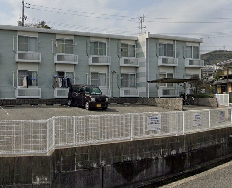 レオパレストレンビスタ 駐車場