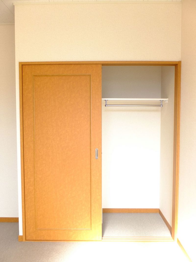 レオパレスベイラインそが 収納