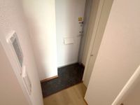 レオパレスパレヴィアーノ 玄関