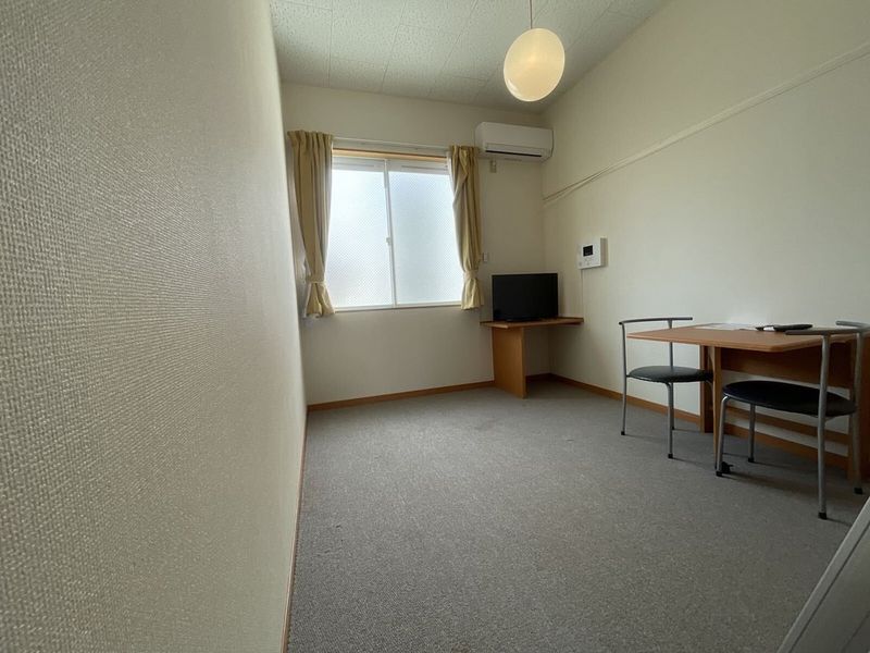 レオパレスフランボワーズ　Ｆ 居間