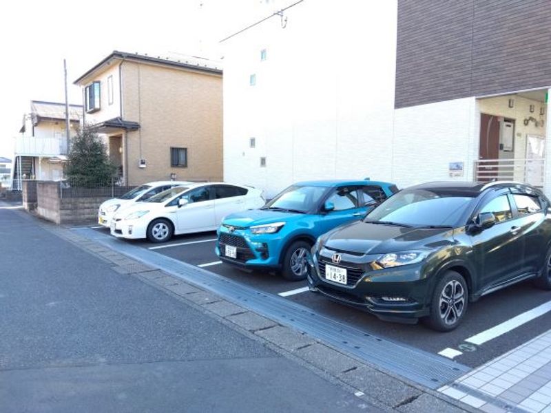 クレイノイヤサカ 駐車場