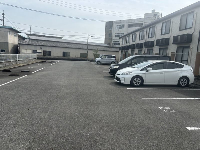 レオパレスコンフォートテカポＢ 駐車場