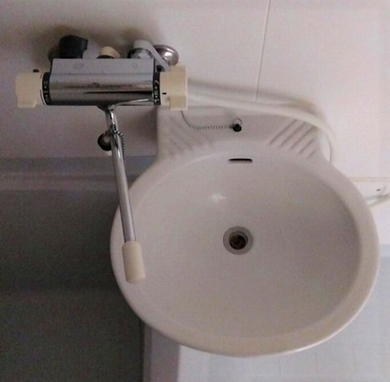 レオパレスワールド寒風台 洗面台