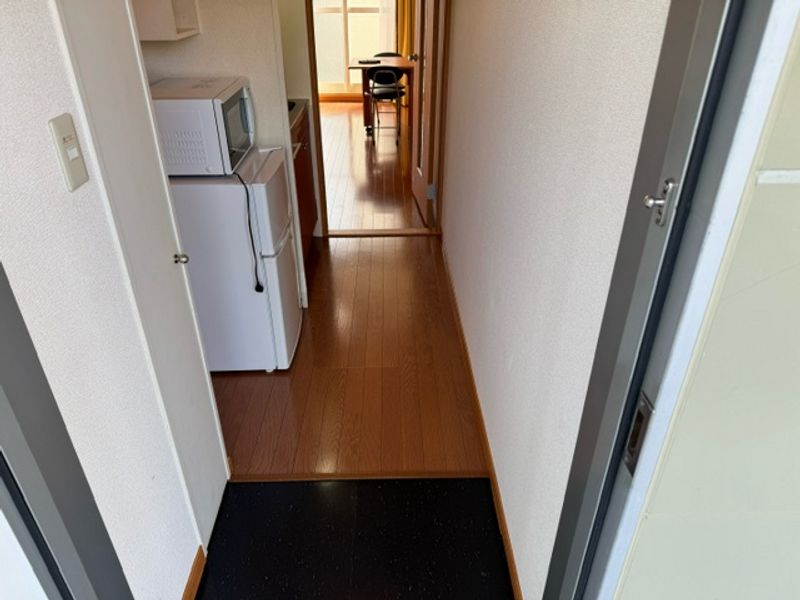 レオパレスエトワール 玄関