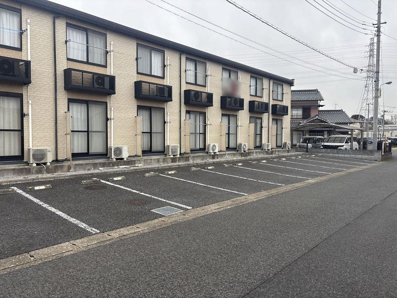 レオパレスＪＩＮ 駐車場