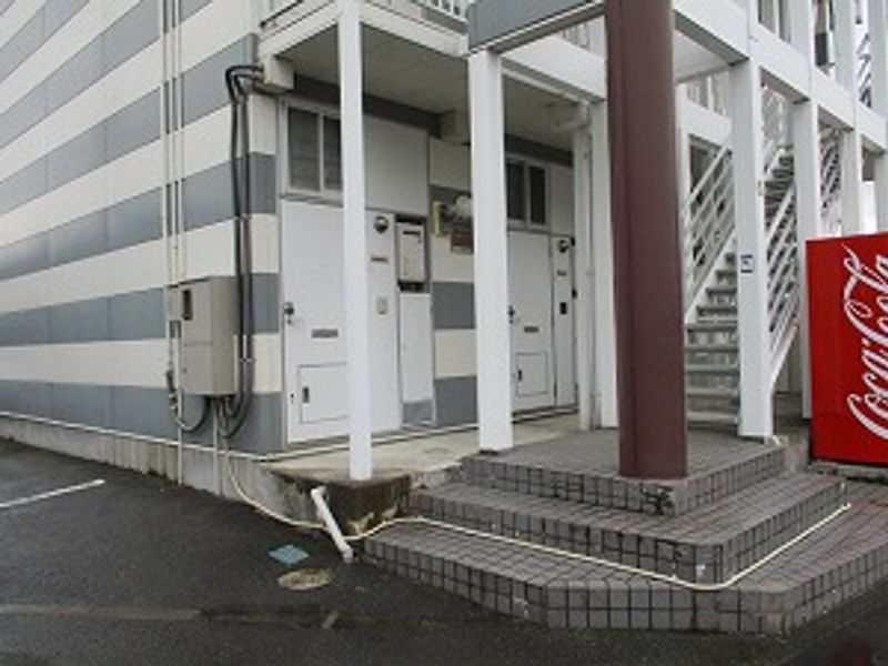 レオパレスルミエールⅡ エントランス