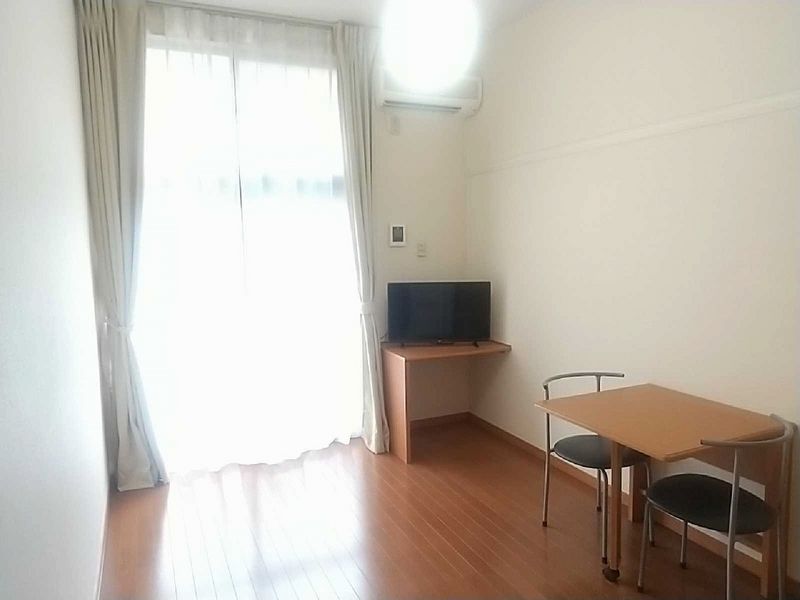 レオパレスメイフラワー 居間