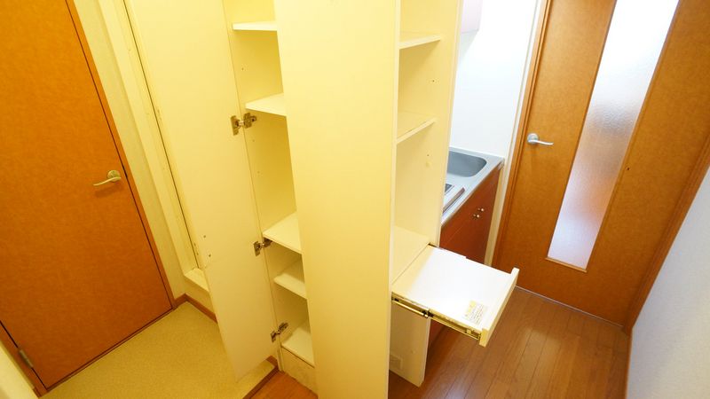 レオパレスいみず北 収納