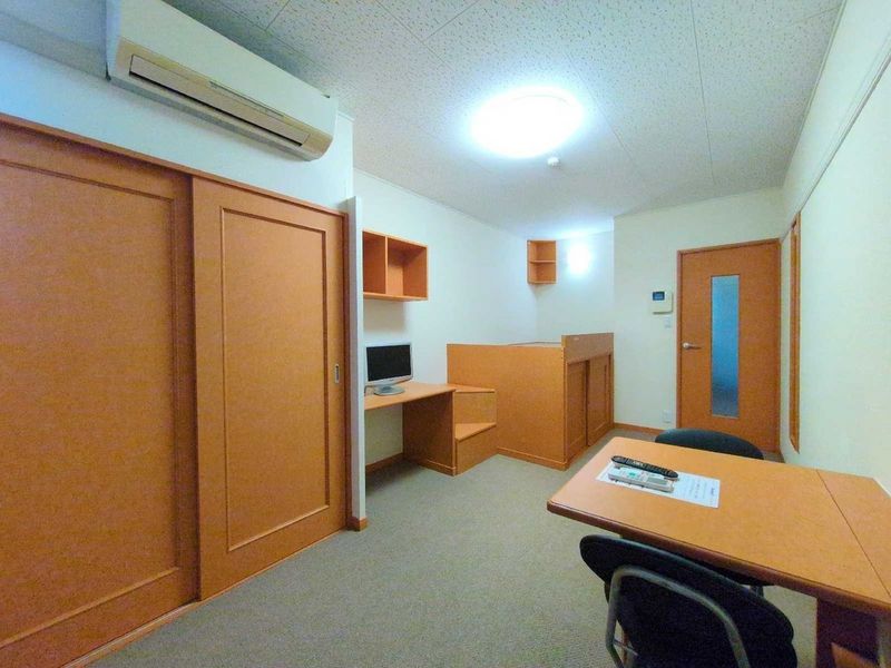 レオパレスジュネス 居間
