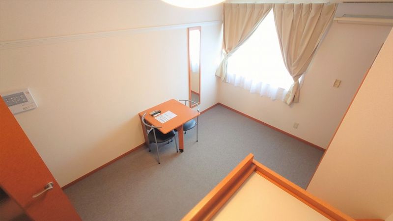 レオパレスグリーンライン 居間