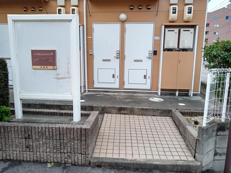 レオパレス京橋南 エントランス