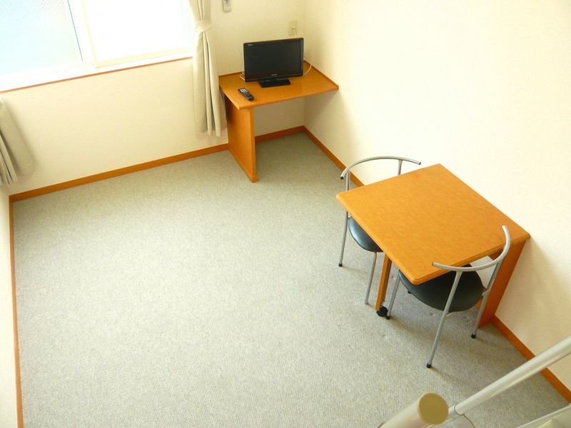 レオパレスライラックハウス 居間