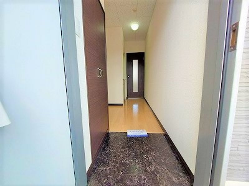 レオネクストひまわりⅠ 玄関