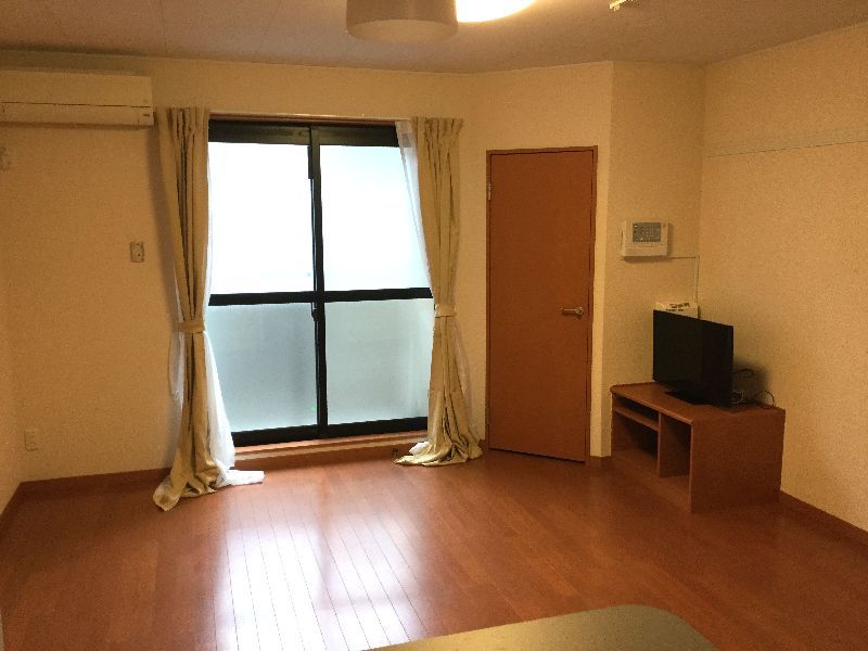 レオパレスベンデュール 居間