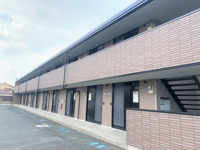 レオパレススリーアーチ 外観