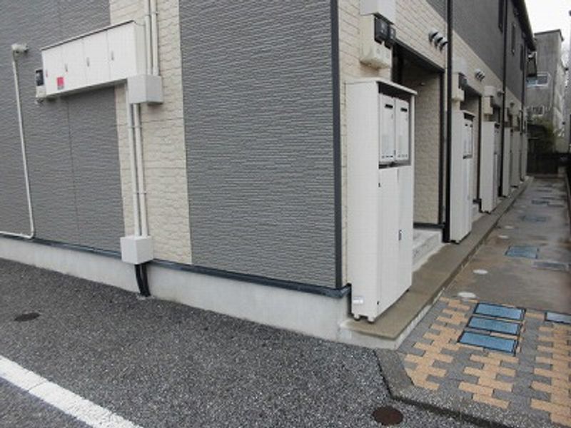レオパレスプリマクラッセ エントランス