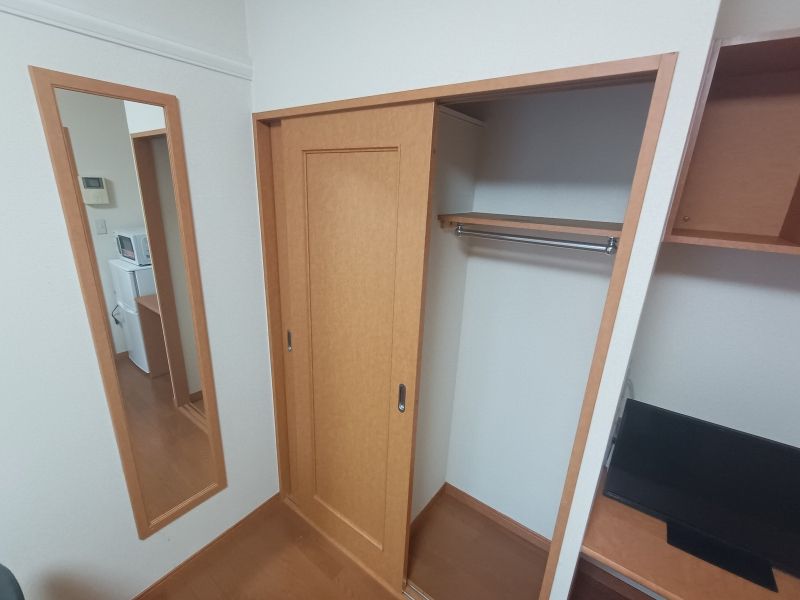 レオパレスセジュール新保 収納