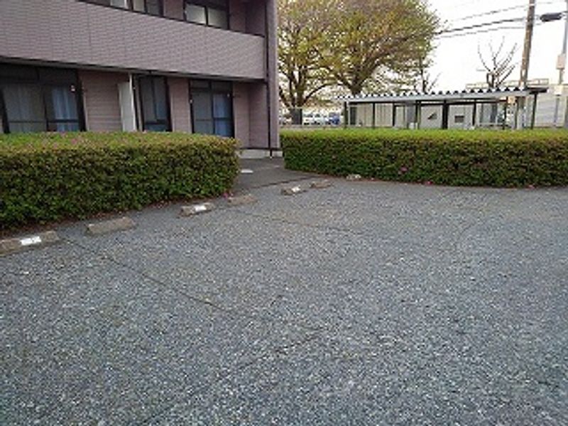 レオパレスＮＯＧＩ−Ａ 駐車場