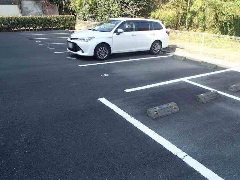 レオネクストほたる 駐車場