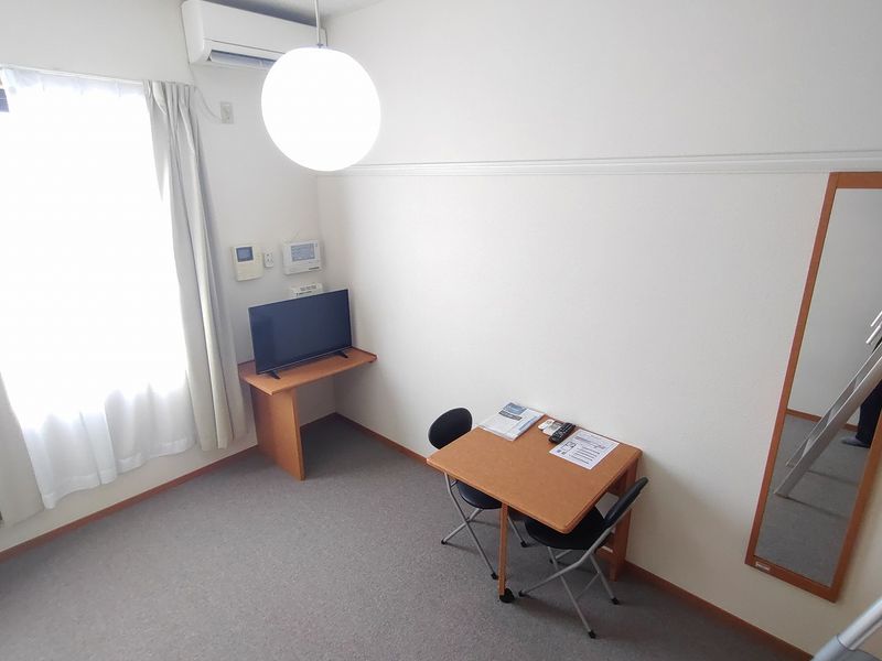 レオパレスレジデンス城ヶ崎 居間