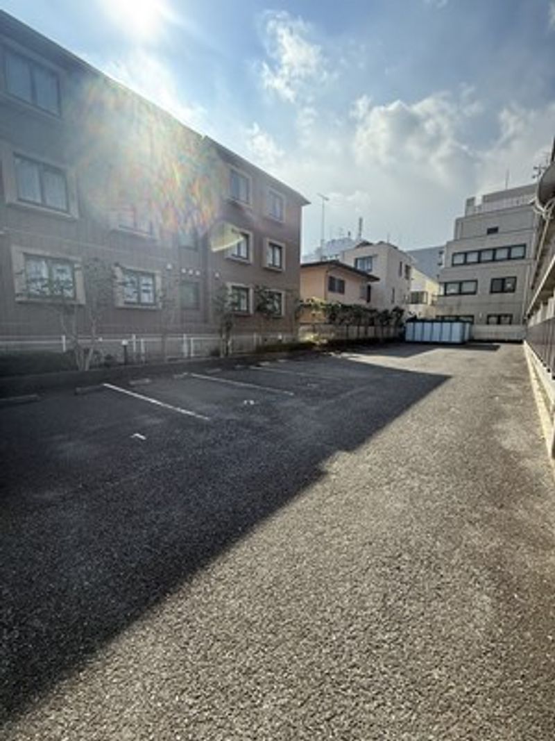 レオパレスシェル都 駐車場