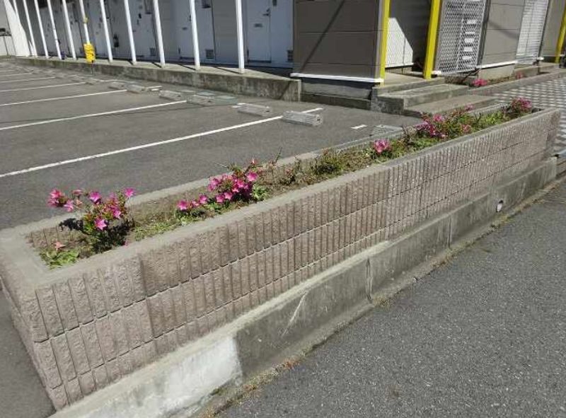レオパレスシェソワ 庭
