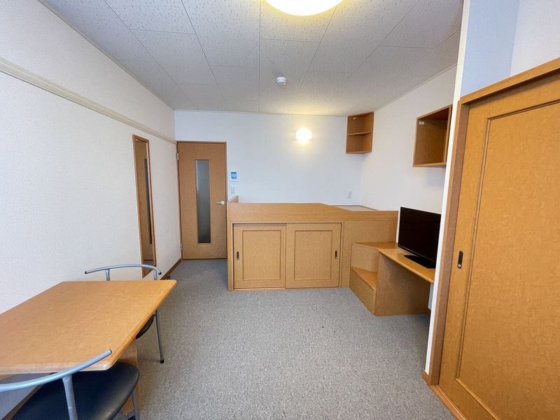 レオパレスグロウアーク 居間