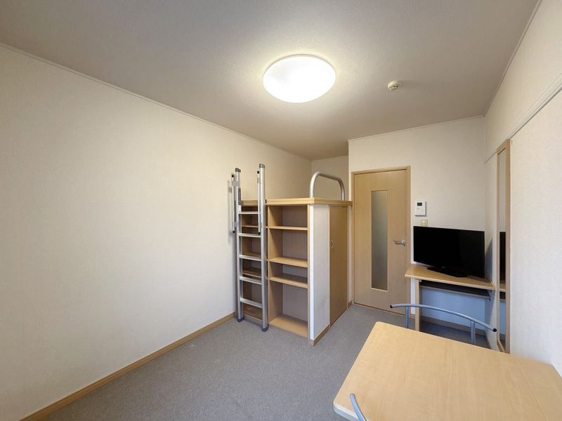 レオパレスボヌール 居間