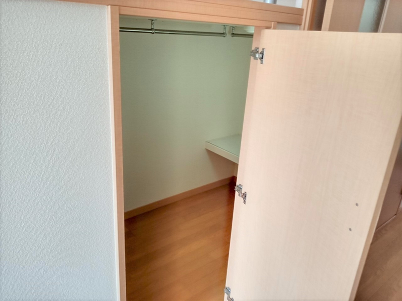 レオパレスグレイス 収納