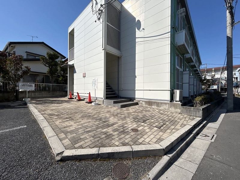 レオパレスサニー エントランス