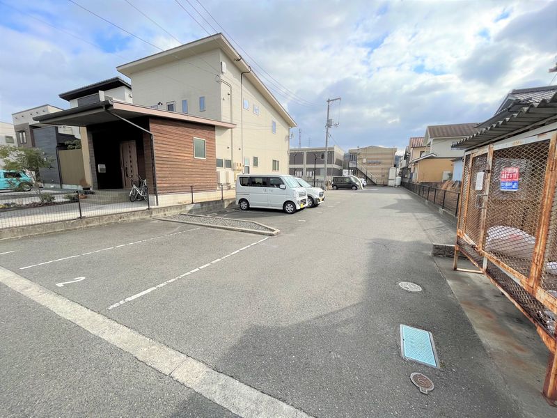 レオパレス神辺 駐車場