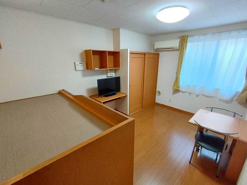 レオパレスシャンテＢ 居間
