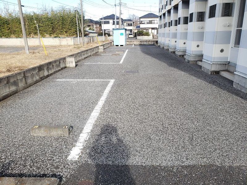 レオパレスフルハシ 駐車場