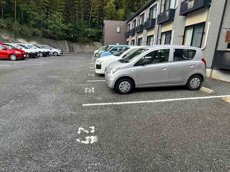 レオパレス瑞穂Ⅱ 駐車場