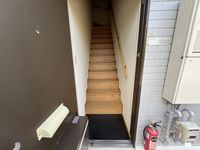 レオパレスパルポート 玄関