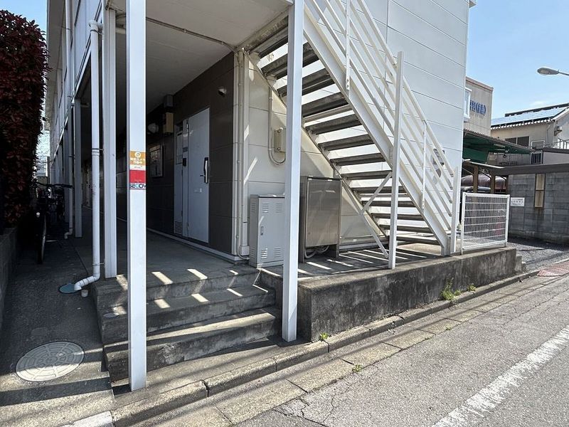 レオパレスプラムⅡ エントランス
