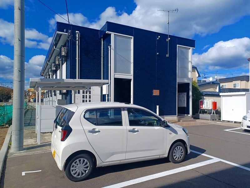 レオパレス仲通り 駐車場