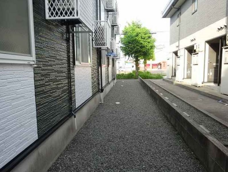 レオパレスヴェルディ 庭