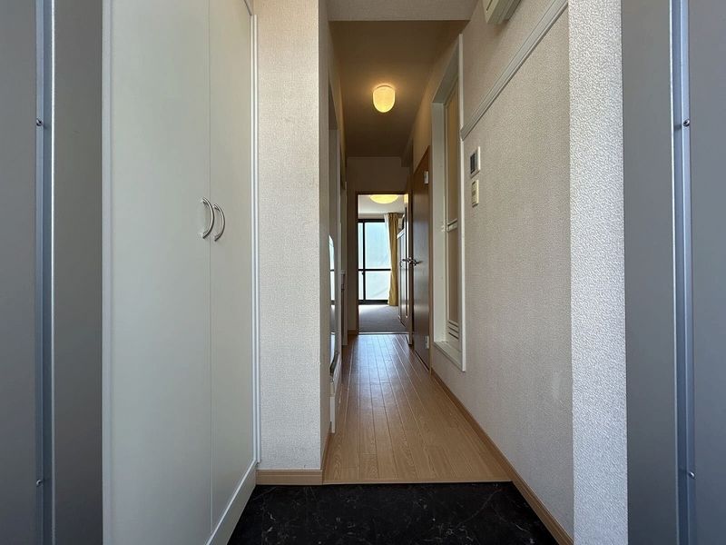 レオパレスさざんか 玄関