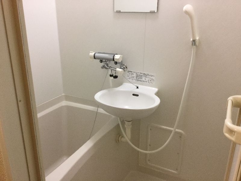 レオパレスひなた 風呂
