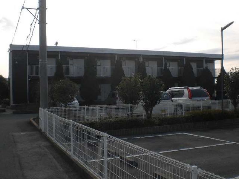 レオパレスチャムプレイス 外観