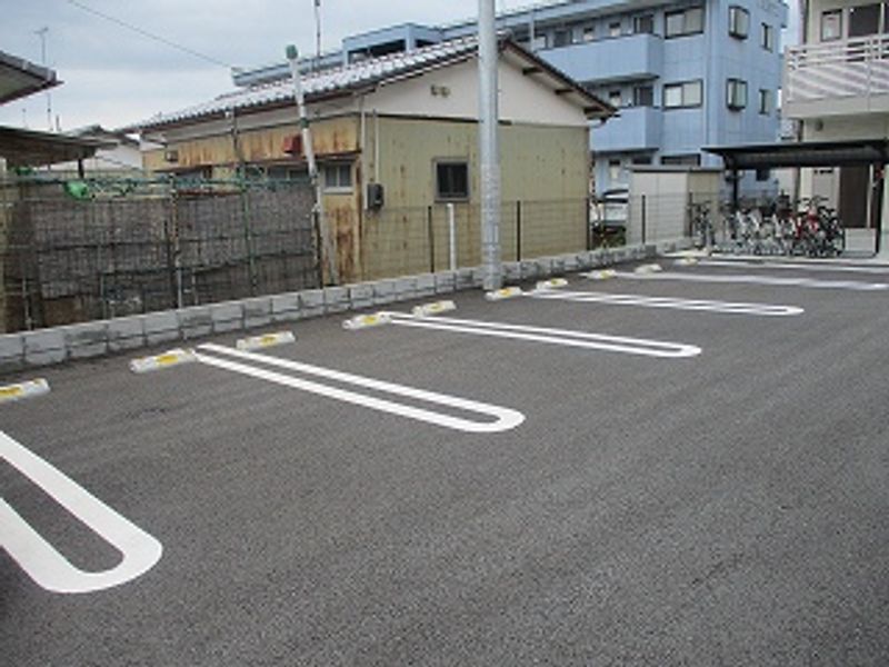 ミランダシャンデフレーズⅡ 駐車場