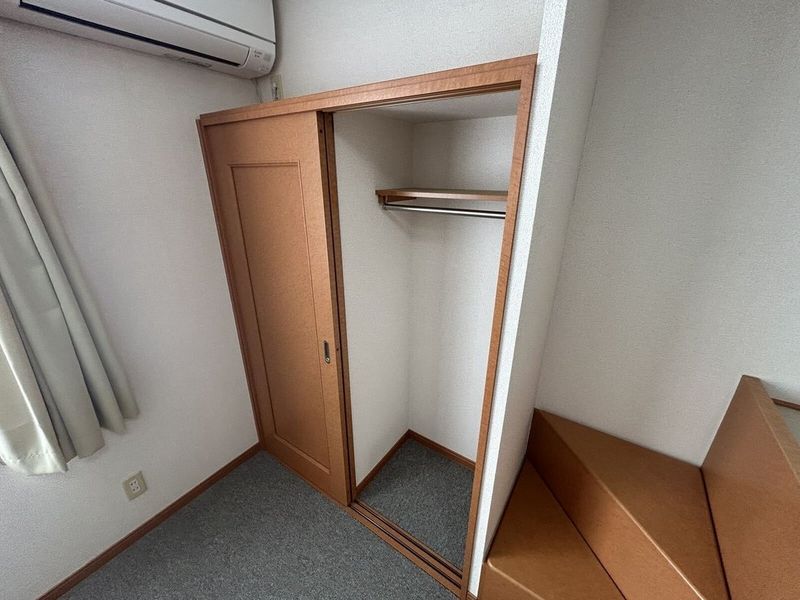 レオパレスフローラⅣ 収納