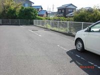 レオパレスつぬが 駐車場