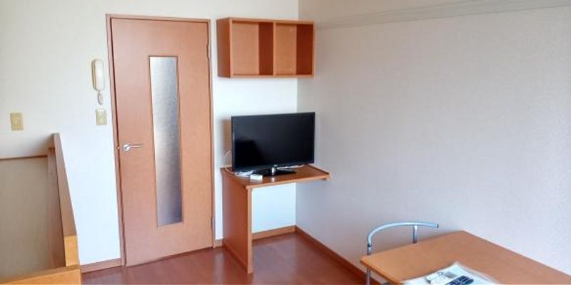 レオパレス青葉 居間