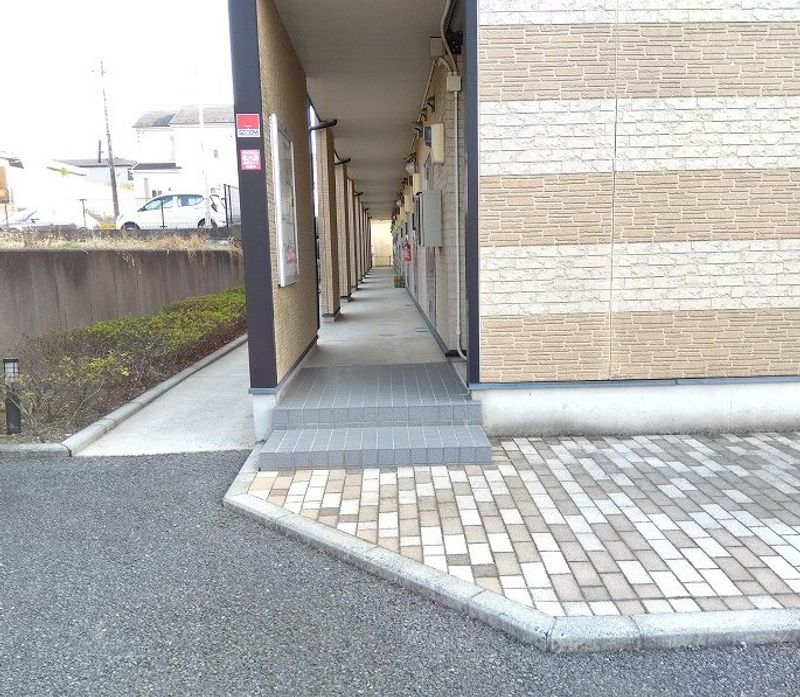 レオパレスエスペランザ エントランス