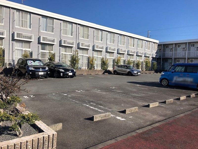 レオパレスサンシャインⅡ 駐車場