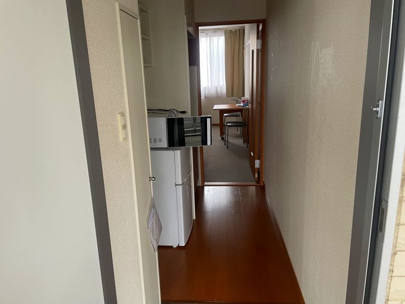 レオパレスクリスタルおゆみ野 玄関