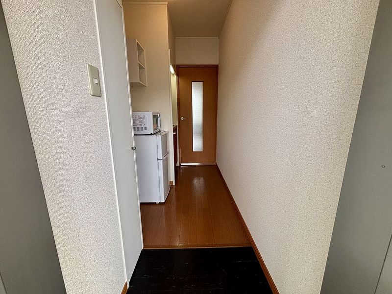 レオパレスくずい 玄関